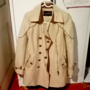 Sam Edelman Nude/ Beige trenchcoat wil chocolate brown lining and quilting